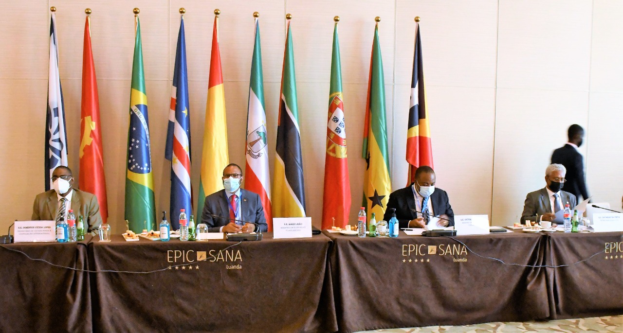 52044563423 5E835604b8 O